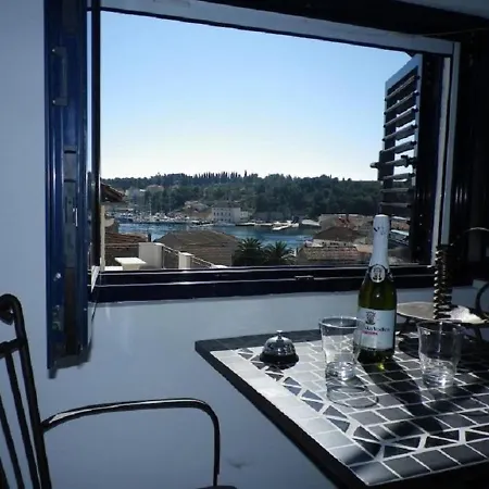 Apartment Sea View Milna *